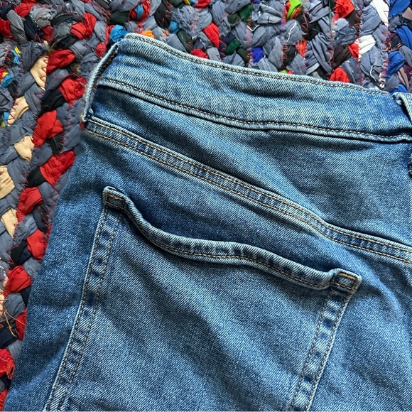 Old Navy OG Straight High Rise Blue Denim Distressed Jean Shorts Women’s Size 14 - Picture 9 of 14